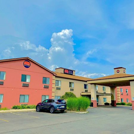 Fairbridge Inn & Suites Batavia-Darien Amusement Park Exterior photo