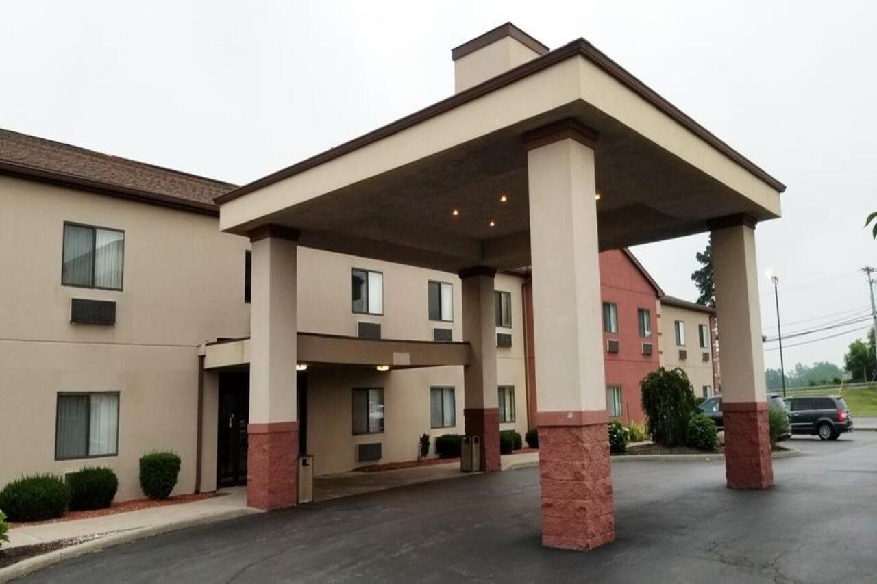 Fairbridge Inn & Suites Batavia-Darien Amusement Park Exterior photo