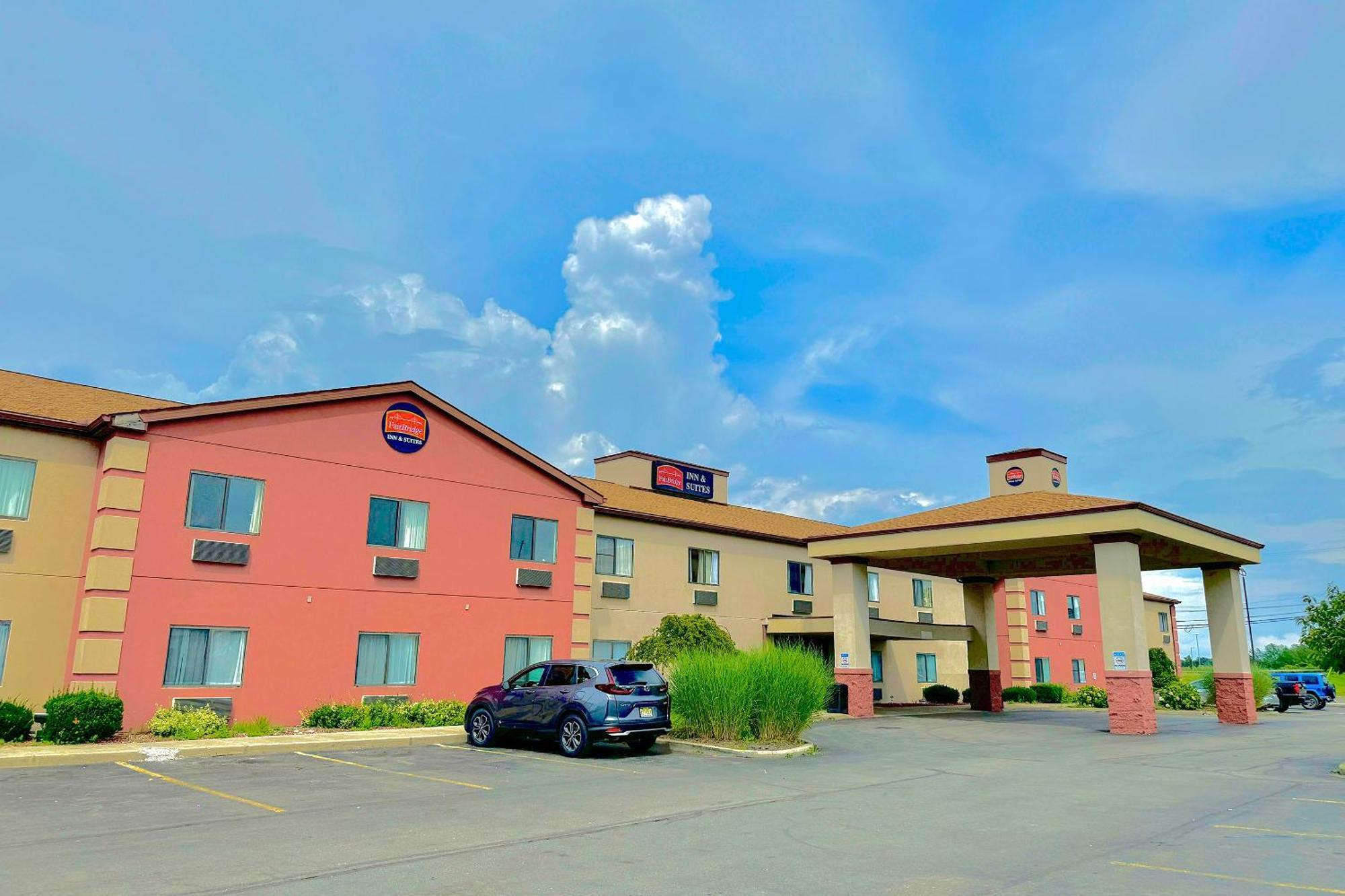Fairbridge Inn & Suites Batavia-Darien Amusement Park Exterior photo